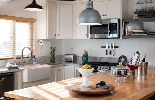 San Clemente Villa | Gorgeous Beach Compound - Glamping, Hot Tub, and Outdoor Movie Nights!