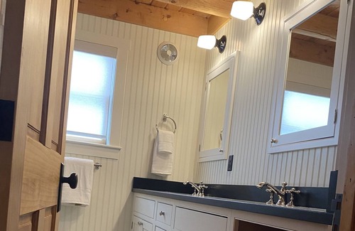 Bomoseen House | Gorgeous Bomoseen Lodge house with 200 feet of waterfront.