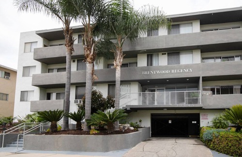 Sawtelle Apartment | Gorgeous Brentwood 1BR w/Pool, nr. UCLA & Whole Foods by Blueground