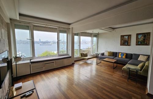 Uskudar Apartment | Gorgeous Bright 2bed1bath Bosphorus Views! #356