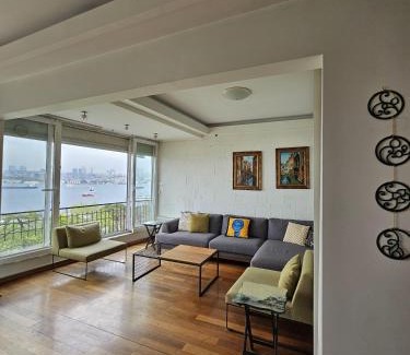 Uskudar Apartment | Gorgeous Bright 2bed1bath Bosphorus Views! #356