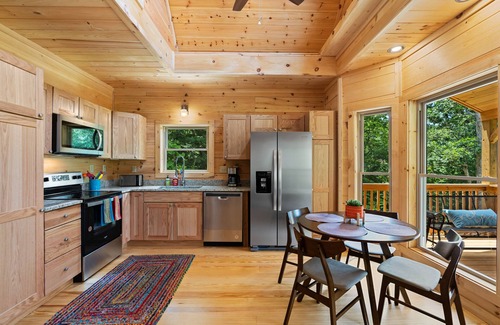 Swannanoa Cabin | Gorgeous CABIN! Huge Deck, Mountain Views,12 min to Dwtn AVL!