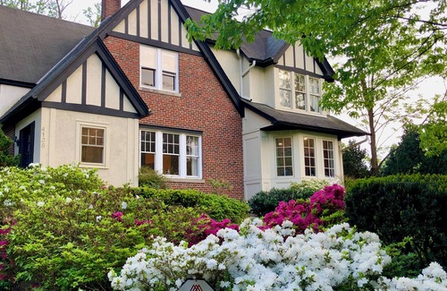 Chevy Chase House | Gorgeous Chevy Chase 4-Bedroom Home, Short Walk to Bethesda, Metro & Restaurants