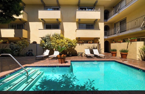 Ocean Park Apartment | Gorgeous Chic 1BR Spacious Santa Monica Beach Gem