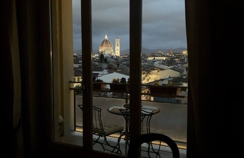 Santa Maria Novella Apartment | Gorgeous City View Apartment in the historical center High speed Wi-FI Elevator