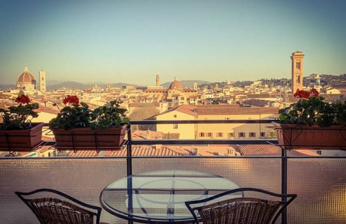 Santa Maria Novella Apartment | Gorgeous City View Apartment in the historical center High speed Wi-FI Elevator