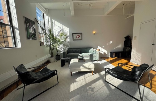 Hoboken Apartment | Gorgeous, Classic Corner Loft