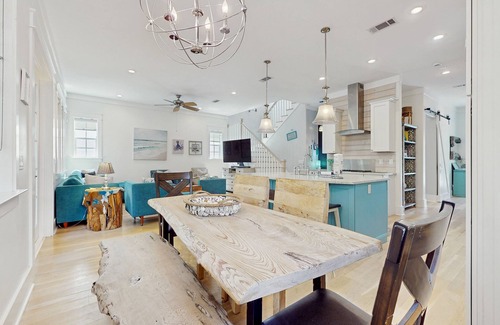 Lakeside at Blue Mountain Beach House | Gorgeous coastal home with plenty of space and easy beach access