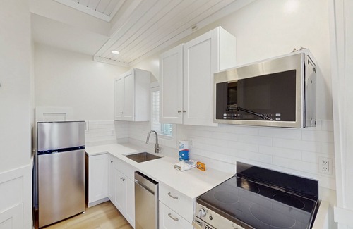 St. George Island House | Gorgeous coastal duplex with full kitchen, close to beach