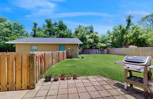 Warrington House | Gorgeous coastal home, dog-friendly and easy beach access