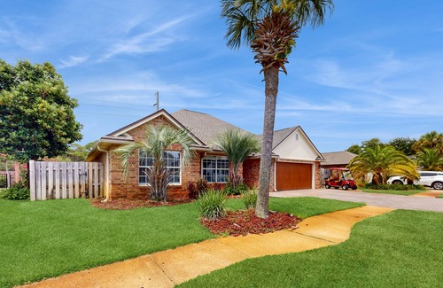 Avalon Beach Estates House | Gorgeous coastal home with golf cart and easy beach access