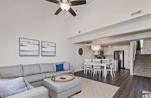Innsbrook Condo | Gorgeous, Completely Remodeled, Waterfront Condo on Aspen Lake!