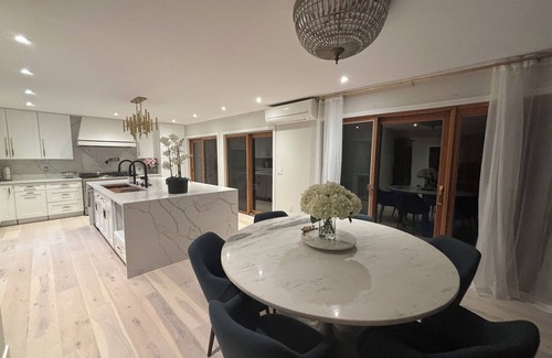 Lansing House | Gorgeous Completely Renovated Lakehouse, directly on lake. 20 mins to Cornell