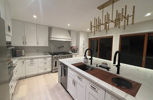 Lansing House | Gorgeous Completely Renovated Lakehouse, directly on lake. 20 mins to Cornell