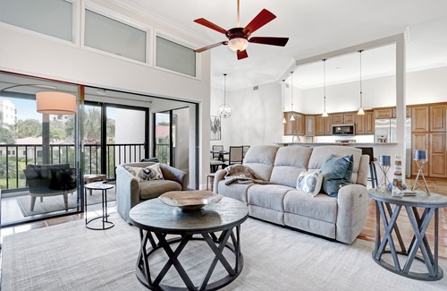 Pelican Bay Condo | Gorgeous Condo in Pelican Bay