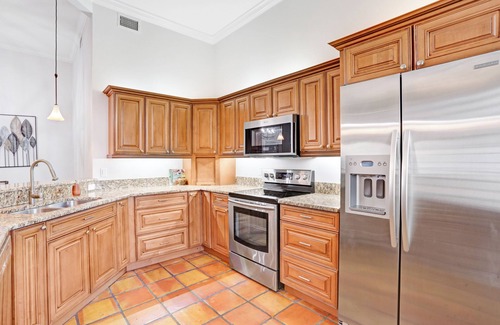 Pelican Bay Condo | Gorgeous Condo in Pelican Bay