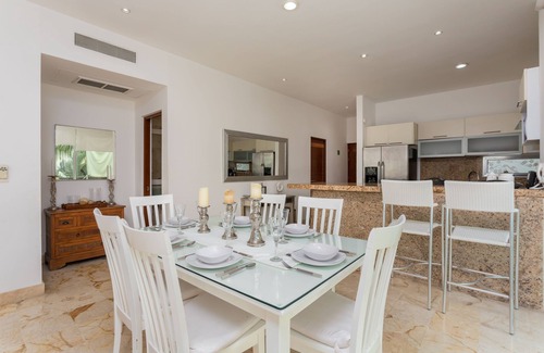 Zazil-ha Apartment | Gorgeous Condo, 50 mts to the beach, 3 blocks t the 5th ave