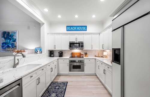 Watercolor Condo | Gorgeous Condo 400 Steps to Beach Club. Walk to Shopping, Dining, and Seaside