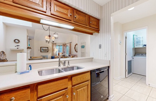 Kiawah Island Condo | Gorgeous condo w/shared tennis court & nearby playground