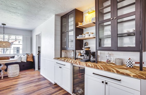 Conroe House | Gorgeous Conroe Getaway w/ Deck: 6 Mi to Lake!