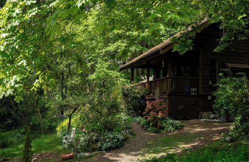 Fulford Harbour Cottage | Gorgeous cottage retreat offers the blend of rural tranquility & modern comfort