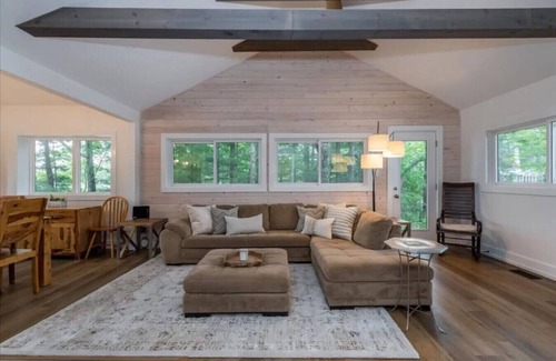 Georgian Bay Cabin | Gorgeous Cottage on Six Mile Lake in Muskoka