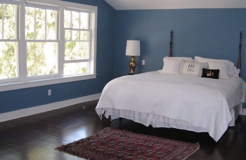 Lakeside Cottage | Gorgeous Cottage on private ravine just steps from Lake Michigan