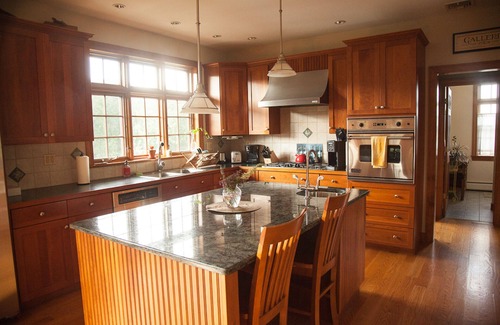 New Paltz House | GORGEOUS COUNTRY ESTATE, VIEWS, YEAR-ROUND JACUZZI!