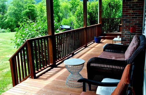New Paltz House | GORGEOUS COUNTRY ESTATE, VIEWS, YEAR-ROUND JACUZZI!