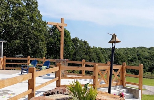 Sand Springs House | Gorgeous country retreat with pond and pool!