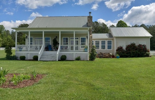 Shipman Other | Gorgeous countryside farmhouse on 10 acres. Carriage house also available.