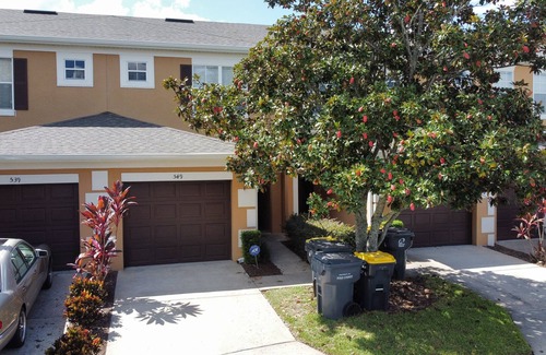 Tuscan Hills House | Gorgeous cozy and modern townhome just 10 miles from Disney on a quiet complex