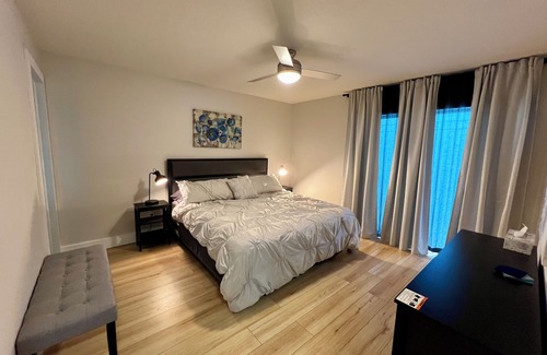 Bartlett Park House | Gorgeous Craftsman Pool & Hot Tub Home, Walk to Downtown and Tampa Bay