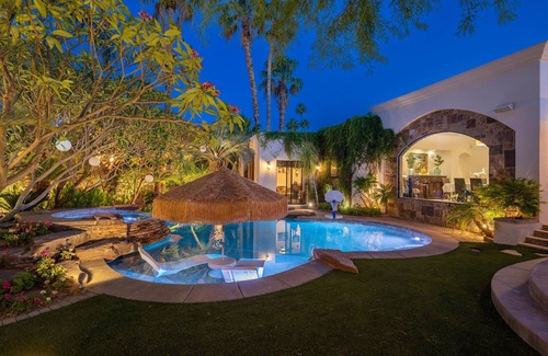 Magnesia Falls Cove House | Gorgeous Custom-Built Italian Villa! Minimum Stays are 28+ days. 20 % Discount.