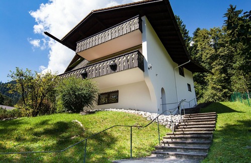 Sonnenbichl House | Gorgeous 4-Bedroom House, all ensuite; incredible Views, Sauna & lots of space