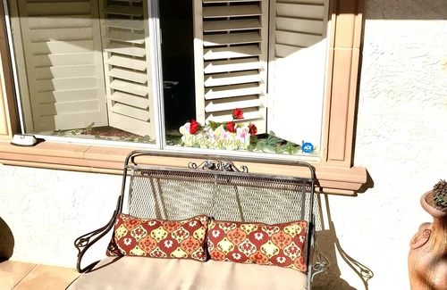 Palm Desert Apartment | Gorgeous desert setting for comfy 1 BR walkable to famous El Paseo & hiking.