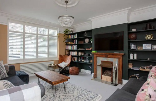 Kensal Green House | Gorgeous, Designer 3BD Garden House in NW London!