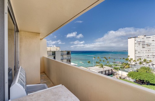 Diamond Head - Kapahulu - St. Louis Apartment | Gorgeous Diamond Head Penthouse Studio Stunning views, Private Balcony.