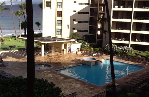 Kihei Condo | Gorgeous Direct Oceanfont Condo SBR #233! Pack your swimsuit we have the rest!