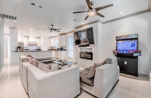 Dallas House | Gorgeous Downtown 4 Bedroom