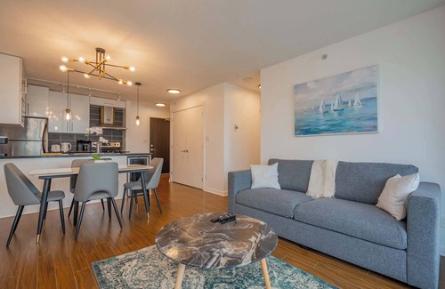 Crosstown Apartment | Gorgeous Downtown Unit + Parking