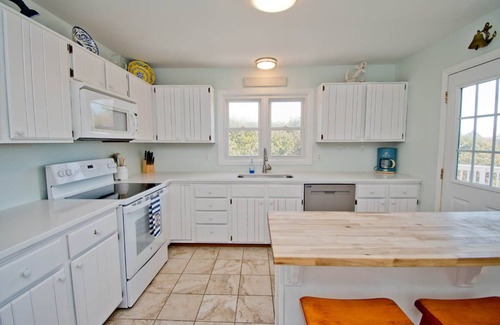 Emerald Isle House | Gorgeous EI home. Book 2 weeks Sept-Dec for 10% off lower off season rates.