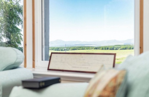 Dunblane House | Gorgeous Estate House W/spectacular Views