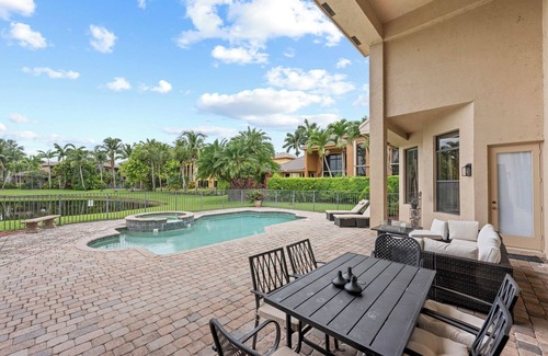 Versailles House | Gorgeous Estate Water front, private community