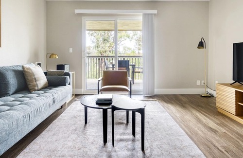 Foster City Apartment | Gorgeous Foster City 1BR w/ Gym, Pool, W/D, near highways, by Blueground