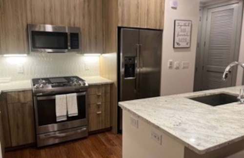 The Galleria Apartment | Gorgeous Fountain View Apartment in the Galleria