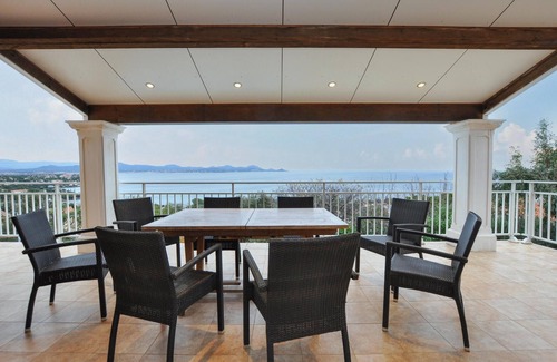 Les Issambres House | Gorgeous home in Roquebrune-sur-Argens