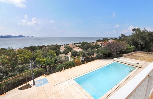 Les Issambres House | Gorgeous home in Roquebrune-sur-Argens