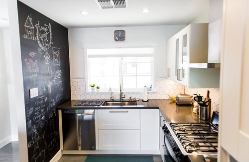 Encanto House | Gorgeous Fully Furnished 3 Bd 2 Bath Vacation Home!