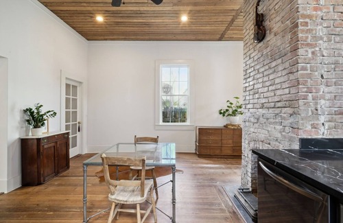 East Carrollton House | Gorgeous, Fully Renovated two level shotgun in the University Area